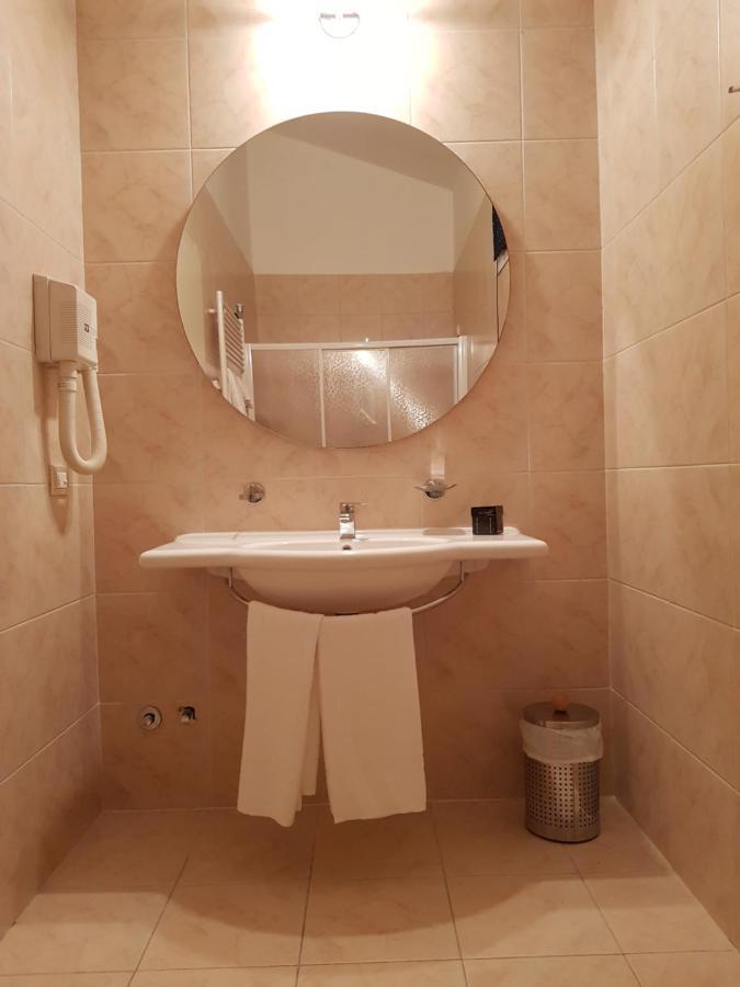 Hotel Le Cardinal Bastiglia Екстериор снимка