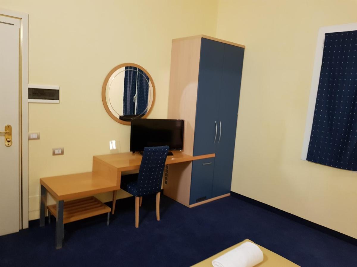 Hotel Le Cardinal Bastiglia Екстериор снимка